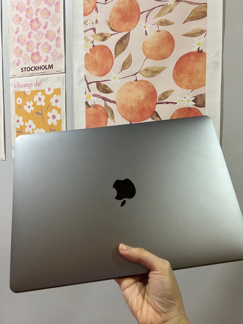 Mac Book Pro Retina 2017 (Category: Laptops & Notebooks) located in Taguig. Submitted by clothessforsalee (Listing ID 1342511743, Image 1). Description: ‼️No physical damage ‼️Never dropped ‼️Only issue is battery.