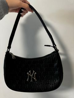 （分類：）位於 。 由 carmennnnn_ 提交（商品編號 1342573553，圖片 1）。簡介： 。
