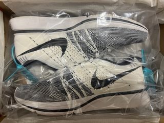 white nike flyknit trainer