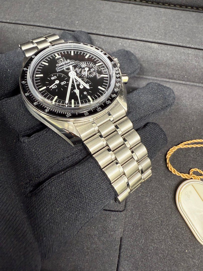Omega Speedmaster Moonwatch (Category: Luxury Watches) located in Makati City. Submitted by itsyourwatches (Listing ID 1342566336, Image 3). Description: P365,000 Omega Speedmaster Moonwatch Sapphire Glass Ref-310.30.42.50.01.002 Year 2022 With box and Warranty Card.