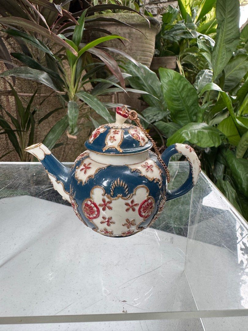 One piece old Worcester England mini teapot decor (Category: Other Home Decor) located in Davao. Submitted by parteawares2 (Listing ID 1342541687, Image 1). Description: One piece ornament mini teapot old Worcester England .