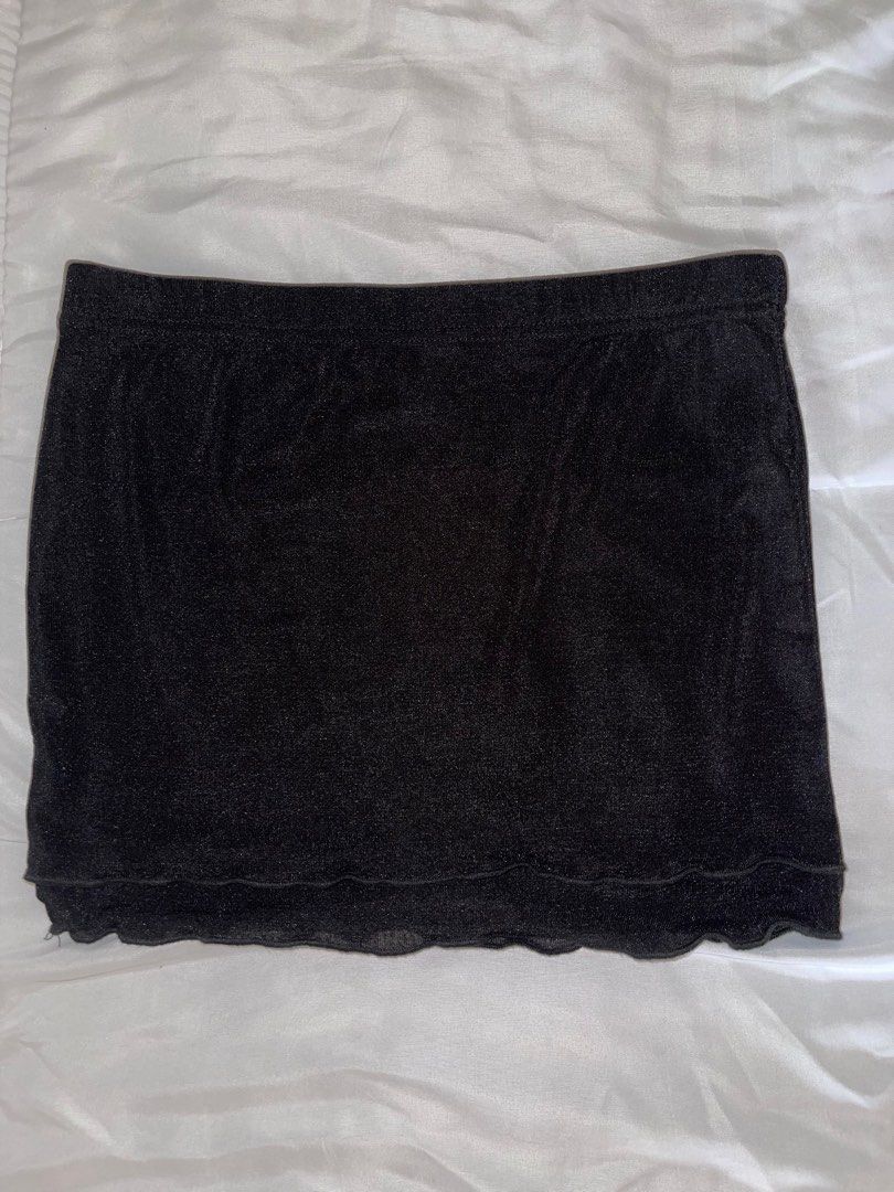 Black low waist mini skirt (Category: Skirts) located in Makati City. Submitted by ssysale (Listing ID 1342550066, Image 1). Description: Never been used, just tried on Best fits XS-S RFS: too many plain black skirts .