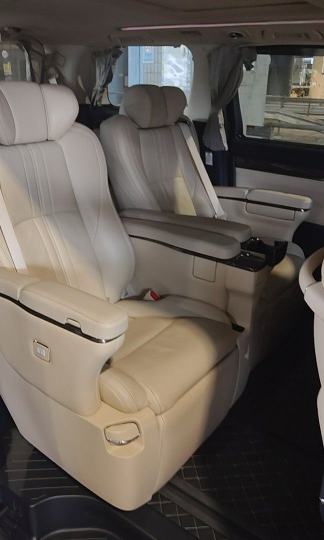 Toyota Alphard 3.5 Executive Lounge (A) （分類：車輛出租）位於 Hong Kong。 由 taifan1220 提交（商品編號 1342680293，圖片 3）。簡介： 中港包車服務 一口價 沒有其他額外收費。