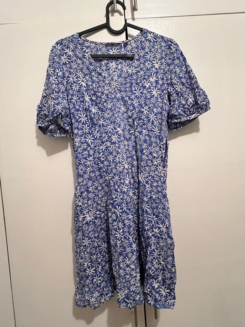 Uniqlo dress Medium (Category: Dresses) located in Paranaque City. Submitted by serendipity1021 (Listing ID 1342674240, Image 1). Description: Like new medium size Uniqlo From paranaque Via gogoexpress.