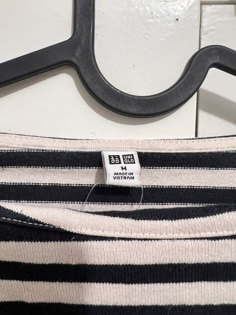 Uniqlo Longsleeves Medium (Category: Longsleeves) located in Paranaque City. Submitted by serendipity1021 (Listing ID 1342674516, Image 2). Description: .