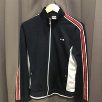 (Kategori: ) berada di . Dikirim oleh sneakersvibe (ID iklan 1339426375, Gambar 1). Deskripsi: .