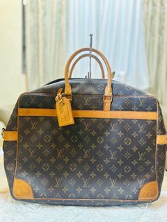 (Category: ) located in . Submitted by authentic_branded (Listing ID 1339381584, Image 1). Description: .