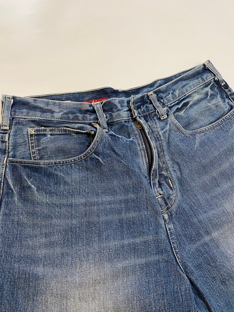 Ecko Baggy Fit Pants (Category: Jeans) located in Quezon City. Submitted by threadsunearthed (Listing ID 1339421232, Image 3). Description: Ecko Baggy Fit Pants Size on tag 34 Actual waist: 36-37 Length: 45.5 Hem: 9.5 •Great condition •Washed •minimal stain •Color rate: 7.5/10 ₱1,380.
