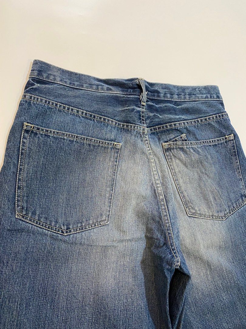 Ecko Baggy Fit Pants (Category: Jeans) located in Quezon City. Submitted by threadsunearthed (Listing ID 1339421232, Image 2). Description: Ecko Baggy Fit Pants Size on tag 34 Actual waist: 36-37 Length: 45.5 Hem: 9.5 •Great condition •Washed •minimal stain •Color rate: 7.5/10 ₱1,380.