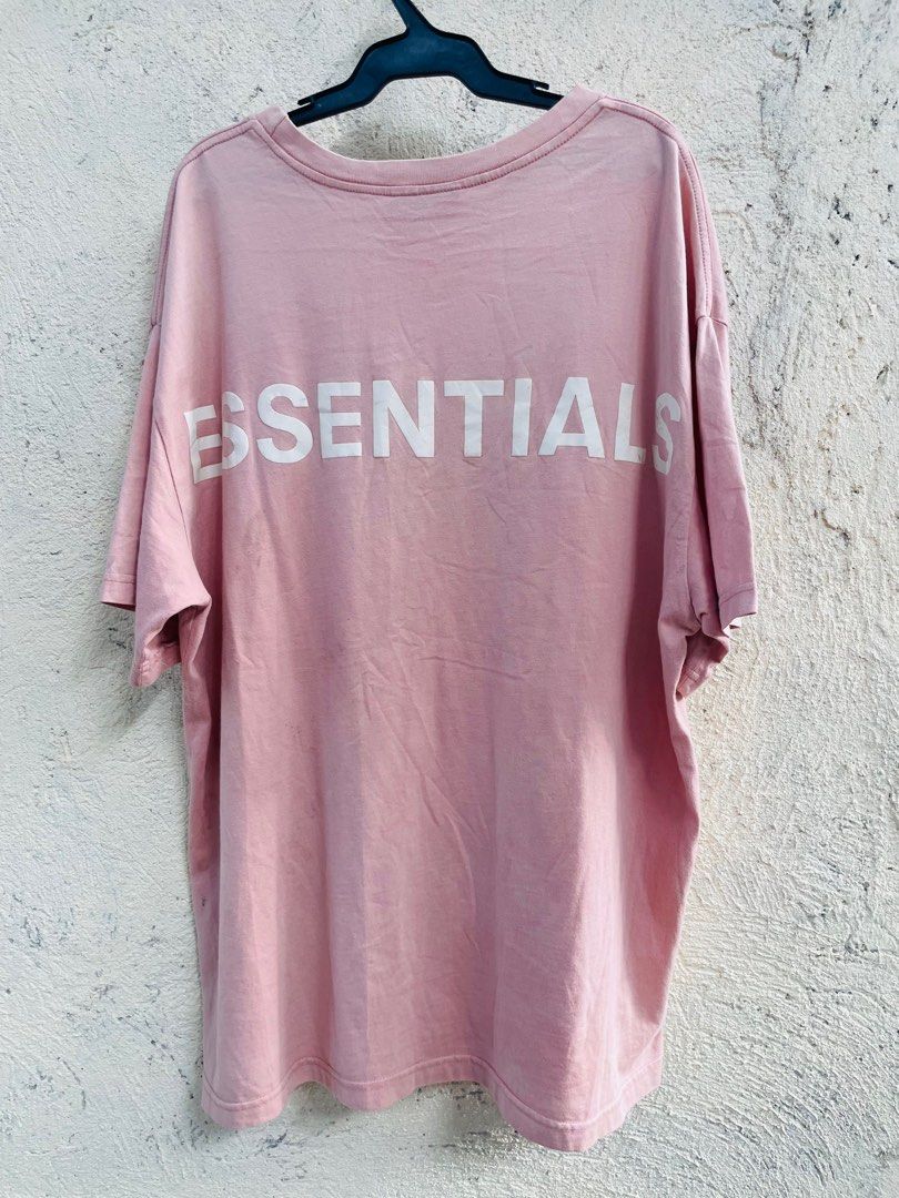 ESSENTIALS FEAR OF GOD TEE (Category: Tshirts & Polo Shirts ) located in Pasig City. Submitted by hvnly. (Listing ID 1339452442, Image 1). Description: 22.5x28.5 Color rate 9.7/10 Excellent condition No issues.