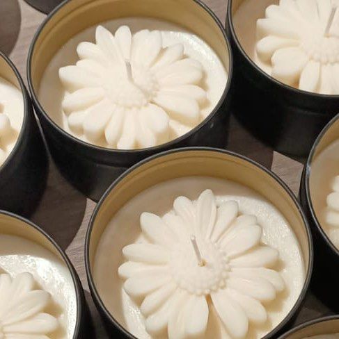 Floral Essential Oil Scented Candles (Category: Home Fragrance) located in Singapore. Submitted by ayfa (Listing ID 1339410826, Image 1). Description: .