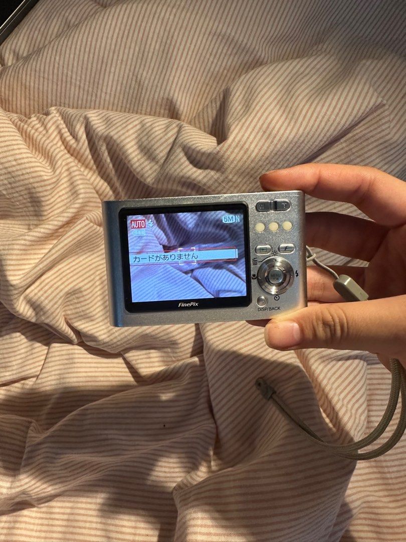 FUJIFILM FINEPIX Z2 (Category: Cameras) located in Mandaluyong City. Submitted by madb888 (Listing ID 1339526956, Image 3). Description: FUJIFILM FINEPIX Z2 -good working condition -Fully functional ✨ -working flash -clear lcd -ready to use -zoom working - takes videos with audio - has three different film simulations! - has minimal scratches (barely noticeable) - uses xd picture card (not included) (sample pics are not mine) Meetup : Makati area