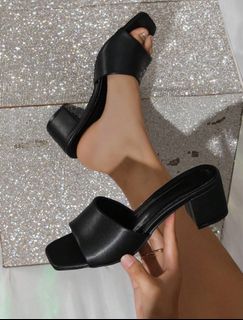 (Category: ) located in . Submitted by wardrobebyez (Listing ID 1339431465, Image 1). Description: .