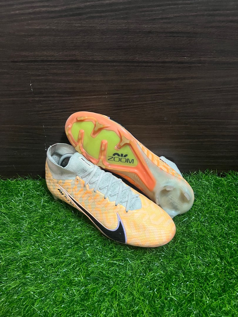 kasut bola superfly