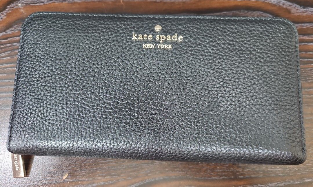Kate Spade Leila Large Continental Wallet (Category: Wallets & Card holders) located in Muntinlupa City. Submitted by carl_16 (Listing ID 1339386602, Image 1). Description: authentic kate spade pebbled leather 3.9" h x 7x7" w 12 card slot 2 slip pockets zip coin compartment zip closure.