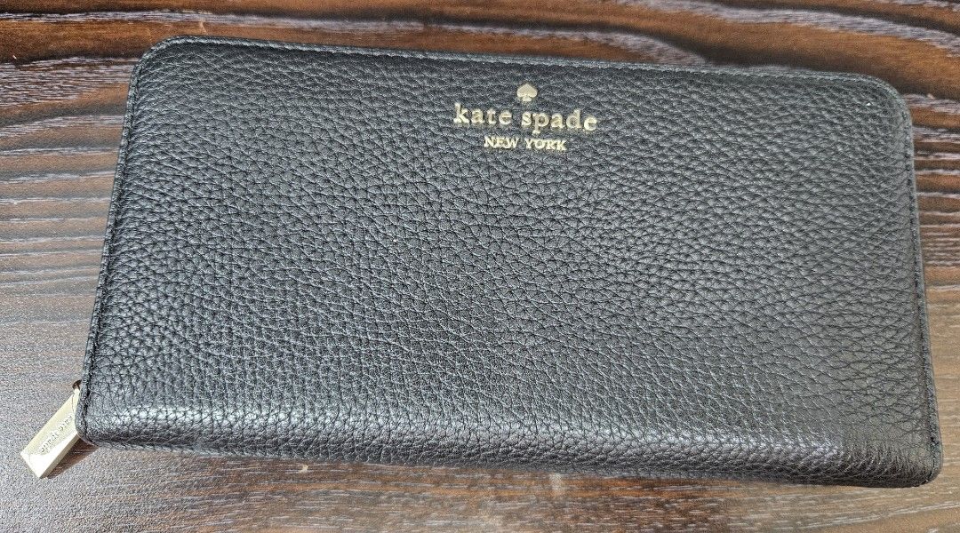 Kate Spade Leila Large Continental Wallet (Category: Wallets & Card holders) located in Muntinlupa City. Submitted by carl_16 (Listing ID 1339386602, Image 2). Description: authentic kate spade pebbled leather 3.9" h x 7x7" w 12 card slot 2 slip pockets zip coin compartment zip closure.