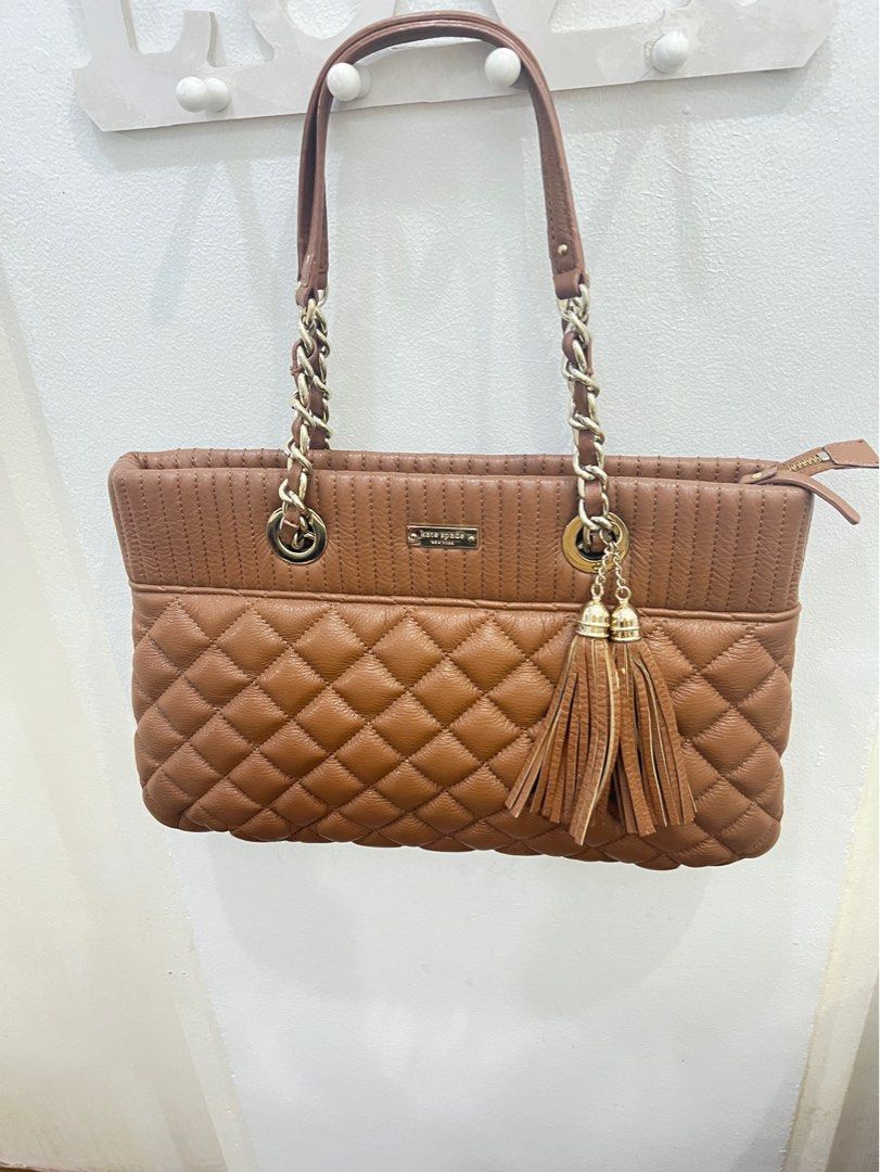 Kate Spade quilted Kili Bag (Category: Luxury Bags & Wallets) located in Pasig City. Submitted by true_solutionx (Listing ID 1339470525, Image 1). Description: Kate Spade quilted Kili Bag.
