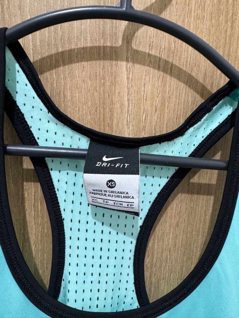 Orig Nike Drifit Sleeveless top (Category: Activewear) located in Makati City. Submitted by jpare (Listing ID 1339530741, Image 2). Description: Nakatago lang kasi masikip.