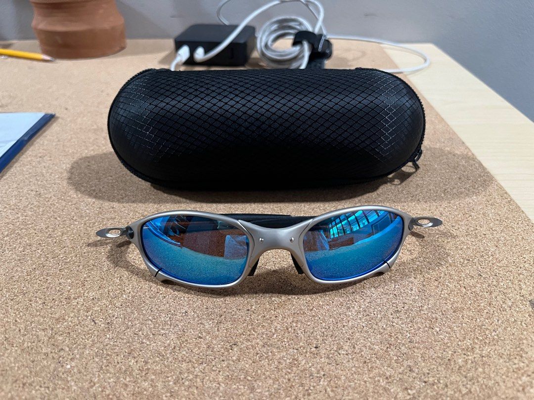 oakley juliet polarized sunglasses Men s Fashion Watches Accessories Sunglasses Eyewear on Carousell