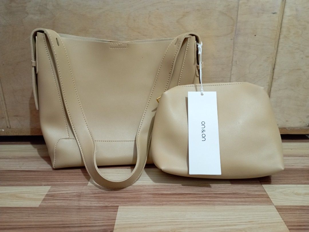 On&On Sling Bag (Category: Cross-body Bags) located in Apalit. Submitted by michdbi_ch (Listing ID 1339374657, Image 1). Description: .