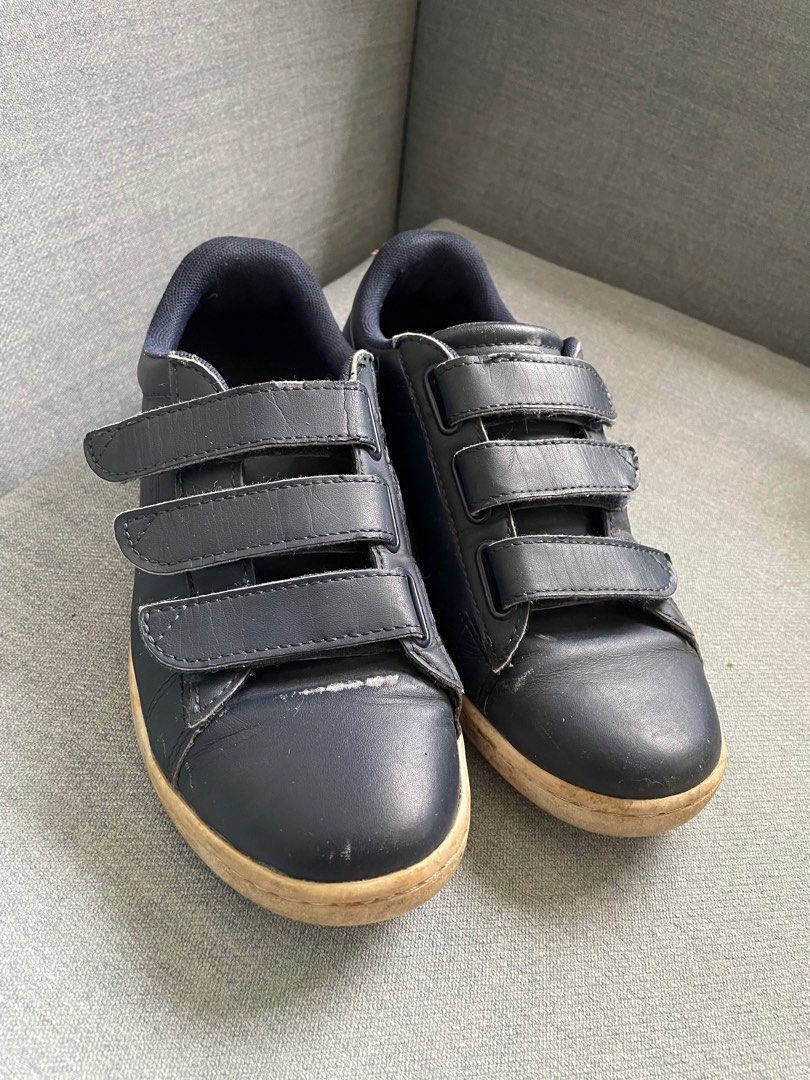 Original Lacoste Sneakers (Category: Sneakers) located in Mandaluyong City. Submitted by gabbie_0708 (Listing ID 1339387560, Image 1). Description: Original Lacoste Sneakers bought in Singapore Size 6.