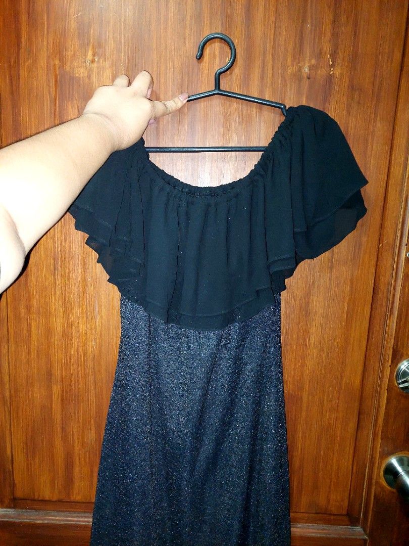 Plus Size Glittery Black Off-Shoulder Dress (Category: Dresses) located in Mandaluyong City. Submitted by polaming (Listing ID 1339496763, Image 3). Description: Bought at Php 1699 in SM Department Store XL on Tag (Fits me perfectly, 2XL) Stretchable Can be also worn as a tube dress..
