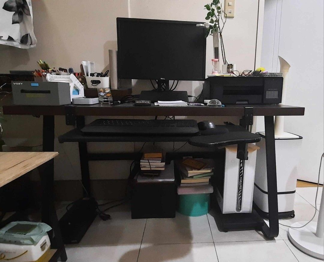 Punch free Sliding rail keyboard tray table extension (Category: Computer Keyboard) located in Manila. Submitted by styleluxeonlineshop (Listing ID 1339518757, Image 2). Description: very comfortable and adjustable height sliding keyboard tray/holder no major flaws, only sign of usage bought brand new for 1,349.