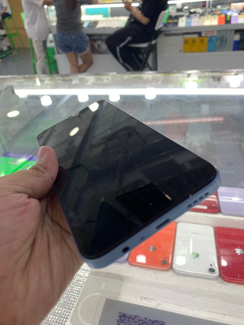 Realme C30s (Category: Realme) located in San Juan City. Submitted by happyday_01 (Listing ID 1339480128, Image 3). Description: May box at original charger kasama inopen lang para itry yung unit.