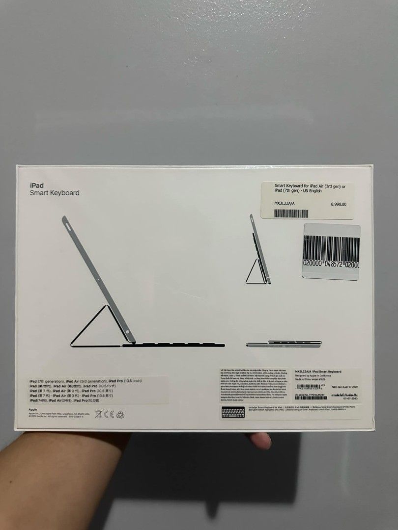 Smart Keyboard for Ipad Air (3rd gen) or Ipad (7th gen) (Category: Computer Keyboard) located in Guiguinto. Submitted by _booktalksph (Listing ID 1339522094, Image 2). Description: Selling unused / brand new and sealed smart keyboard for Ipad Air (3rd gen) / Ipad (7th gen).