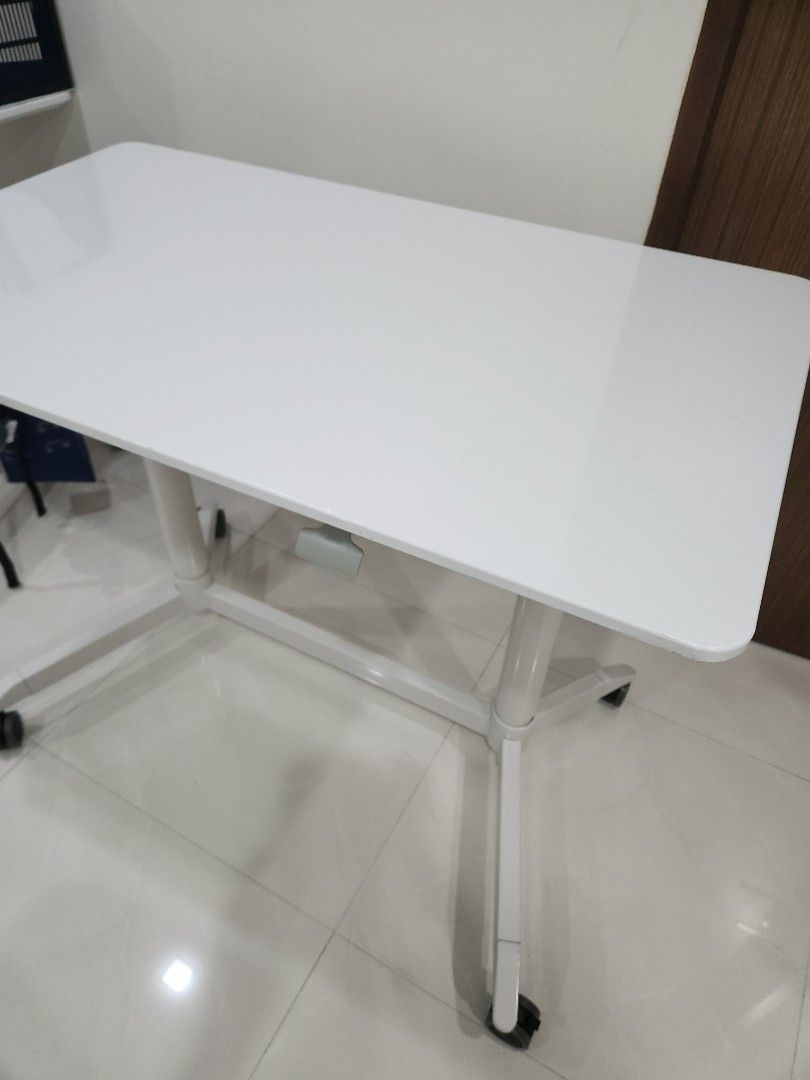 Study Table (Category: Tables & Sets) located in Singapore. Submitted by alvinc001 (Listing ID 1339478168, Image 1). Description: .