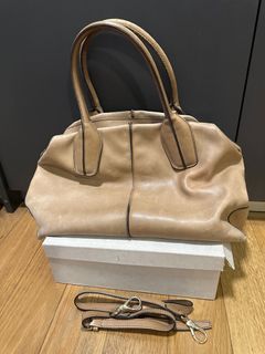 (Category: ) located in . Submitted by tanglin22 (Listing ID 1339374064, Image 1). Description: .