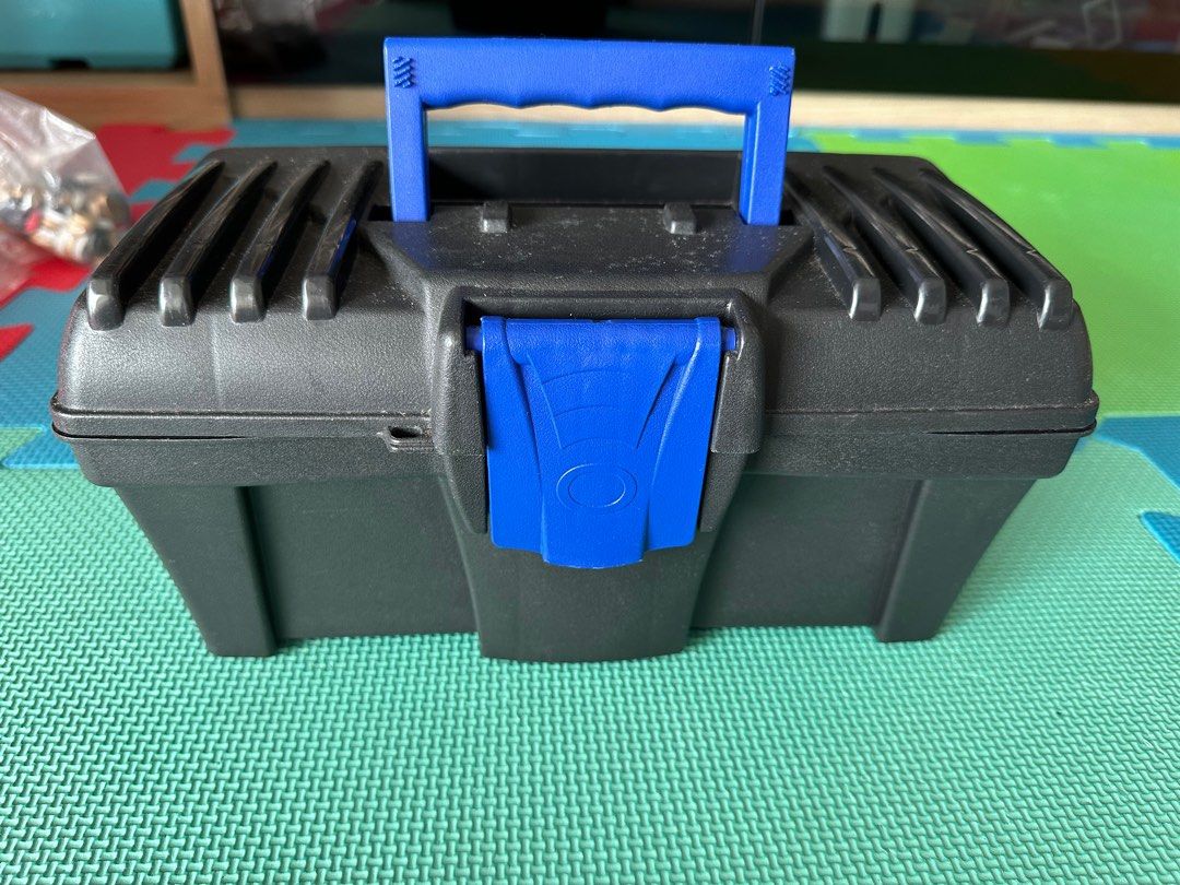 Tool box (Category: Infant Playtime) located in Singapore. Submitted by isabelle_m (Listing ID 1339390849, Image 1). Description: .