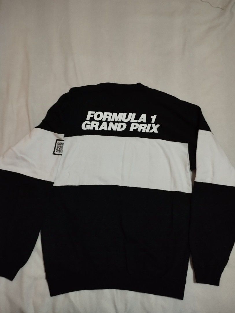 Vintage PIAA Formula 1 sweater (Category: Coats, Jackets and Outerwear) located in Cebu City. Submitted by limeracing (Listing ID 1339502230, Image 3). Description: Vintage PIAA Formula 1 sweater Dimensions: W23xL24 (boxy fit) 9.5/10 condition (no cracks on all prints) - very well kept 👌🏾 Selling for 4500 or your best offer (serious queries only and no lowballers please) MOP: GCash or BPI online transfer 📍Cebu.