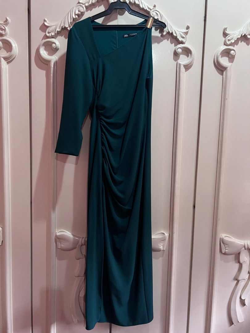 Zara asymmetric dress (Category: Dresses) located in Quezon City. Submitted by Jessjess19 (Listing ID 1339499800, Image 2). Description: Used once for a wedding.