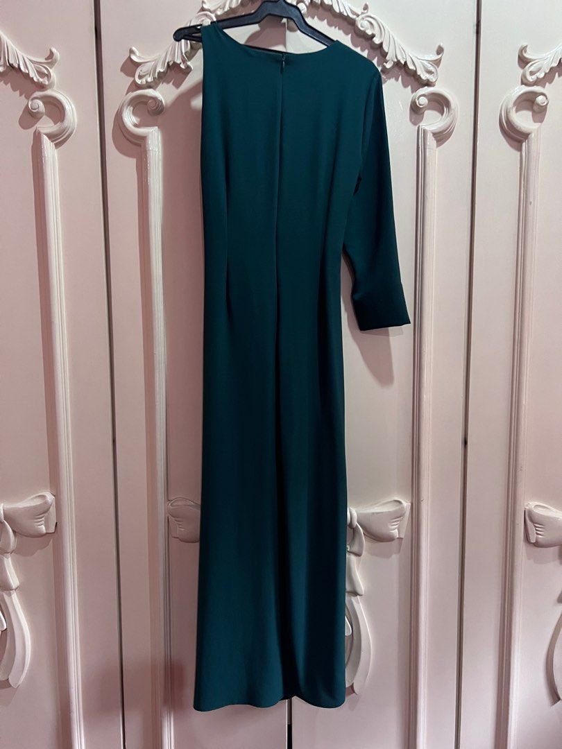 Zara asymmetric dress (Category: Dresses) located in Quezon City. Submitted by Jessjess19 (Listing ID 1339499800, Image 3). Description: Used once for a wedding.