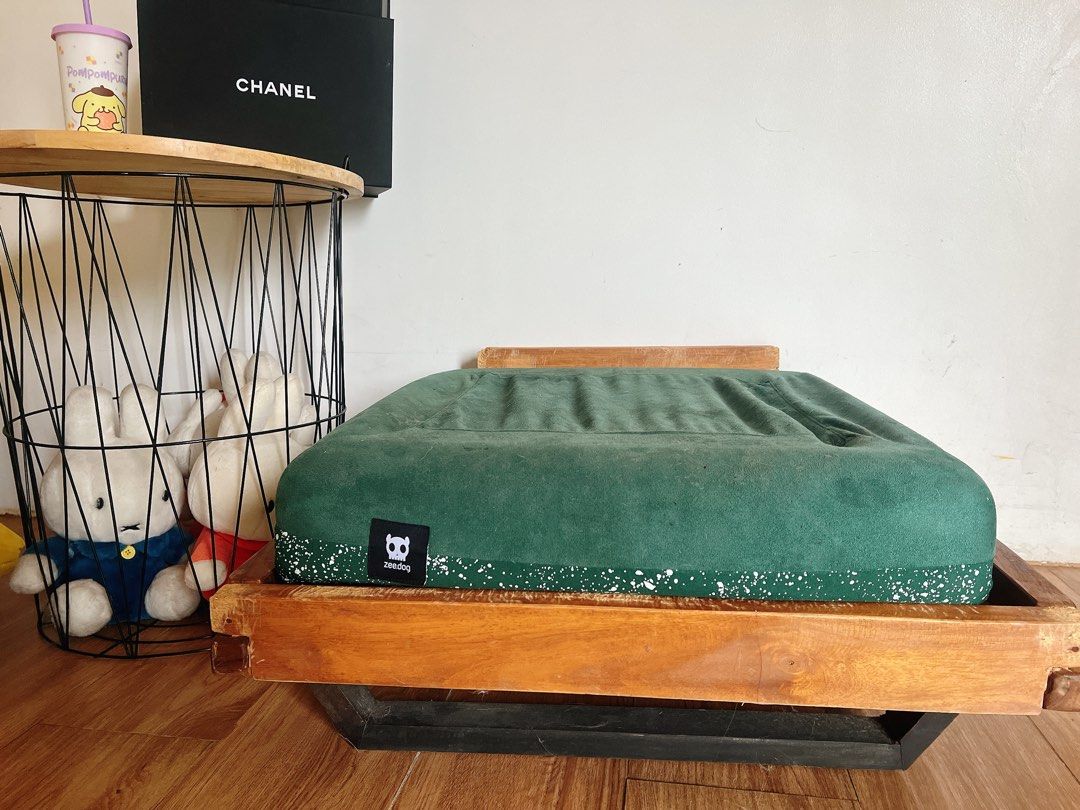 Zee Dog Bed + customized Mahogany wood bed frame (Category: Homes & Other Pet Accessories) located in Las Pinas. Submitted by zoecheungg (Listing ID 1339406969, Image 3). Description: Zee Dog bed bought for 5400p Customized bed frame bought for 3500p Selling both for 3000p.