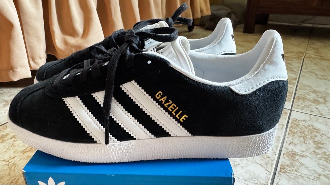 Adidas Gazelle (Category: Sneakers & Footwear) located in Quezon City. Submitted by pitstopqc (Listing ID 1342696919, Image 2). Description: Brand new Adidas Gazelle 2 pairs available Unisex size 4.5 ( in women size 6.5) Adidas box Extra white shoelace SRP: 5,500 .