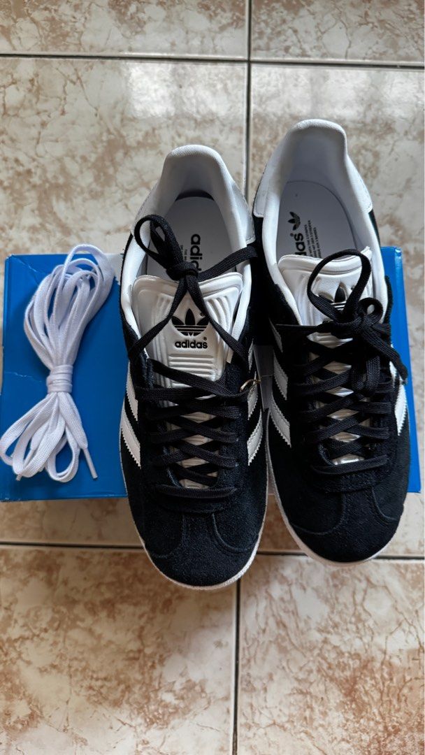 Adidas Gazelle (Category: Sneakers & Footwear) located in Quezon City. Submitted by pitstopqc (Listing ID 1342696919, Image 3). Description: Brand new Adidas Gazelle 2 pairs available Unisex size 4.5 ( in women size 6.5) Adidas box Extra white shoelace SRP: 5,500 .