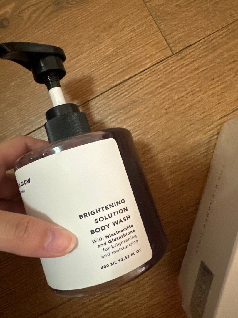 Bundle Grace & Glow Body Wash (Category: Bath) located in Las Pinas. Submitted by shop.derjah (Listing ID 1342693696, Image 2). Description: One without box, one with box One is purple one is blue (read whats on the label).