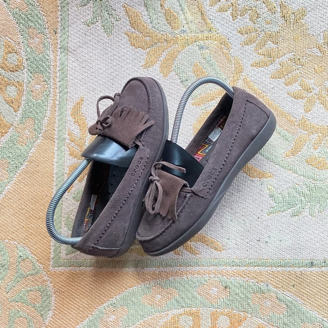 Crocs suede flats online
