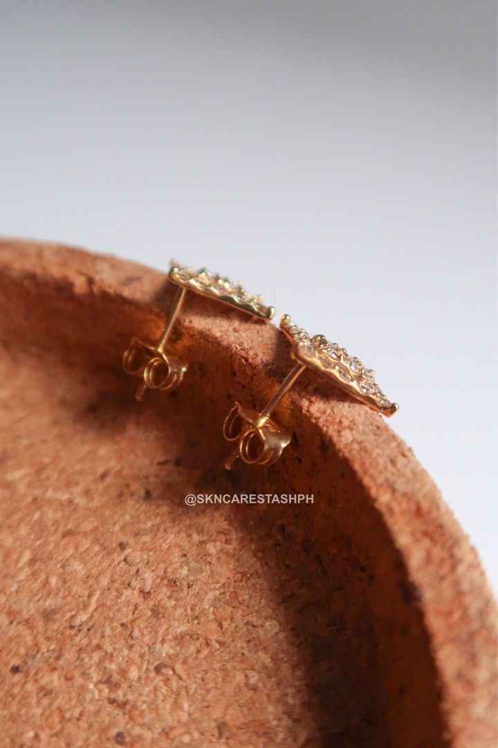 Diamond Princess Earrings (Category: Earrings) located in Manila. Submitted by skncarestashph (Listing ID 1342828441, Image 2). Description: ✨0.60ct total Princess Earring 💎 Natural/Earth mined diamond (w/ certificate) 💎 18k Yellow Gold 🇯🇵 Japan Setting 📌 ON HAND AND READY TO SHIP! 📧 DM to order!.