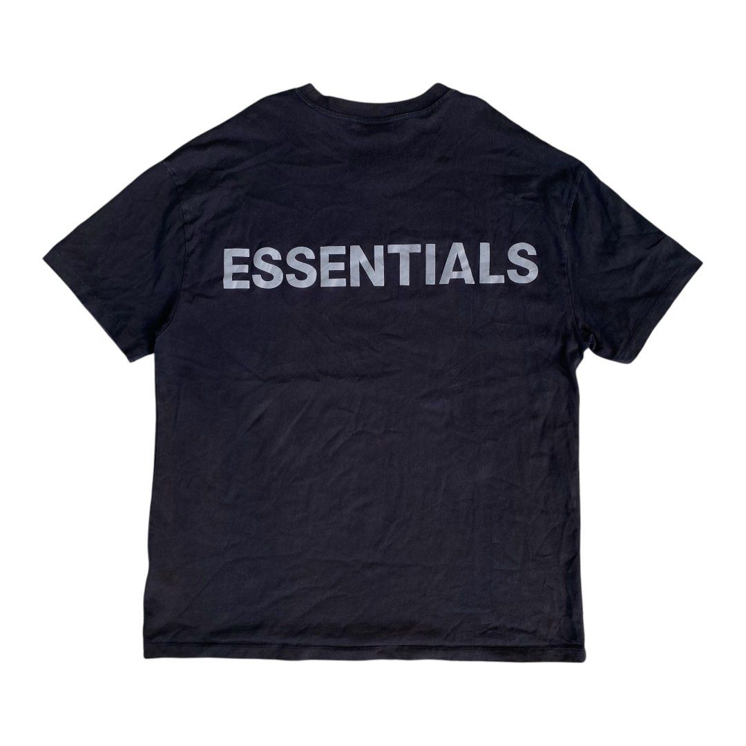 Fear of God Essentials Charcoal Tee (Category: Tshirts & Polo Shirts ) located in Dagupan City. Submitted by flickkkk (Listing ID 1342833491, Image 1). Description: FOG Essentials Charcoal Tee Size: XL (23x30.5) Condition: 8/10 Color rate: 8/10 Issue/s: None❌ .