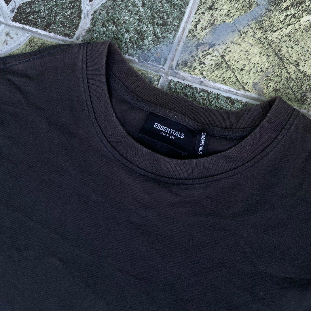 Fear of God Essentials Charcoal Tee (Category: Tshirts & Polo Shirts ) located in Dagupan City. Submitted by flickkkk (Listing ID 1342833491, Image 3). Description: FOG Essentials Charcoal Tee Size: XL (23x30.5) Condition: 8/10 Color rate: 8/10 Issue/s: None❌ .