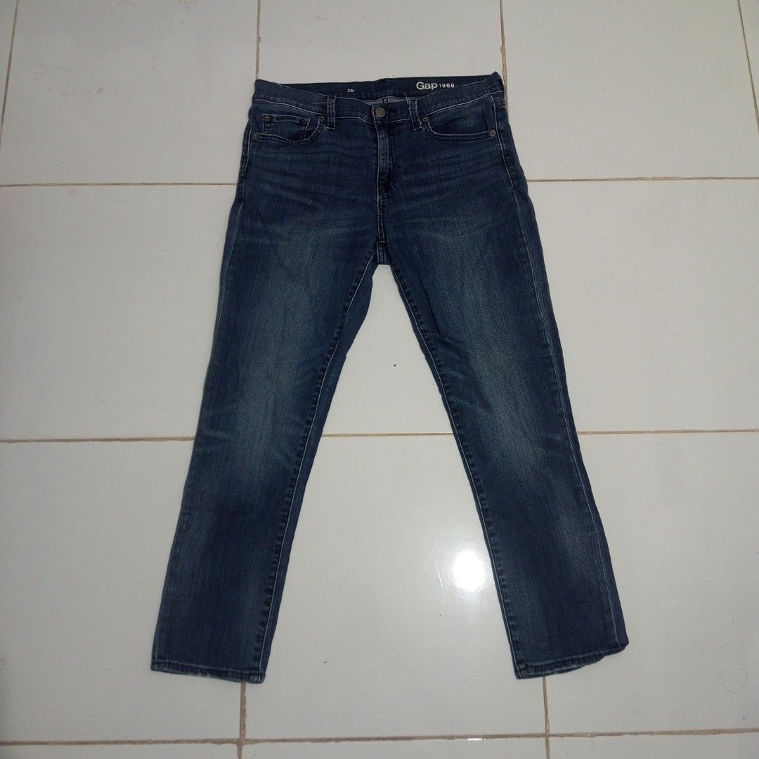 Gap Jeans (Category: Jeans) located in Tagum. Submitted by nosfe (Listing ID 1342800520, Image 1). Description: Waist: 28-30'' No Issue Hem: 6''.