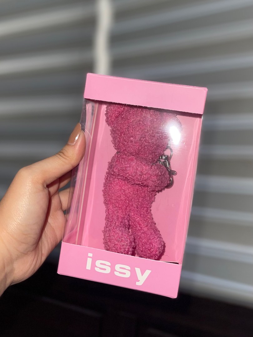 Issy bear hugger bag charm (Pinktopia), Women's Fashion, Jewelry ...