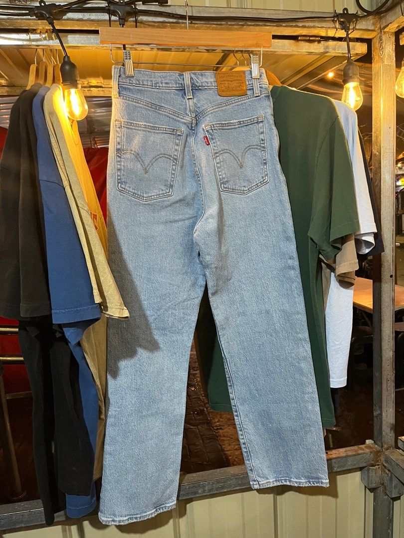 Levis ribcage size 27 (Category: Jeans) located in Manila. Submitted by stashedgarments (Listing ID 1342789724, Image 2). Description: .
