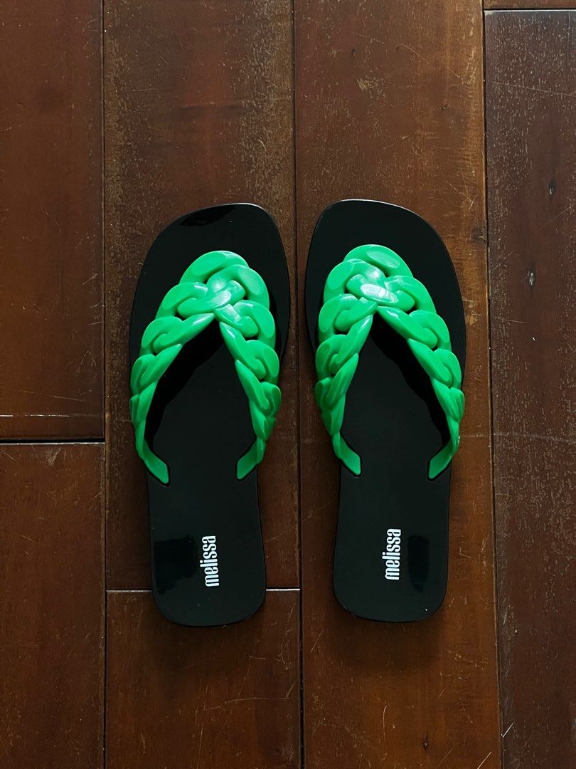 Melissa Brace Flip Flop (Category: Slippers and slides) located in Santa Rosa. Submitted by beyprie (Listing ID 1342741881, Image 1). Description: US 9 Original price: ₱2,245.