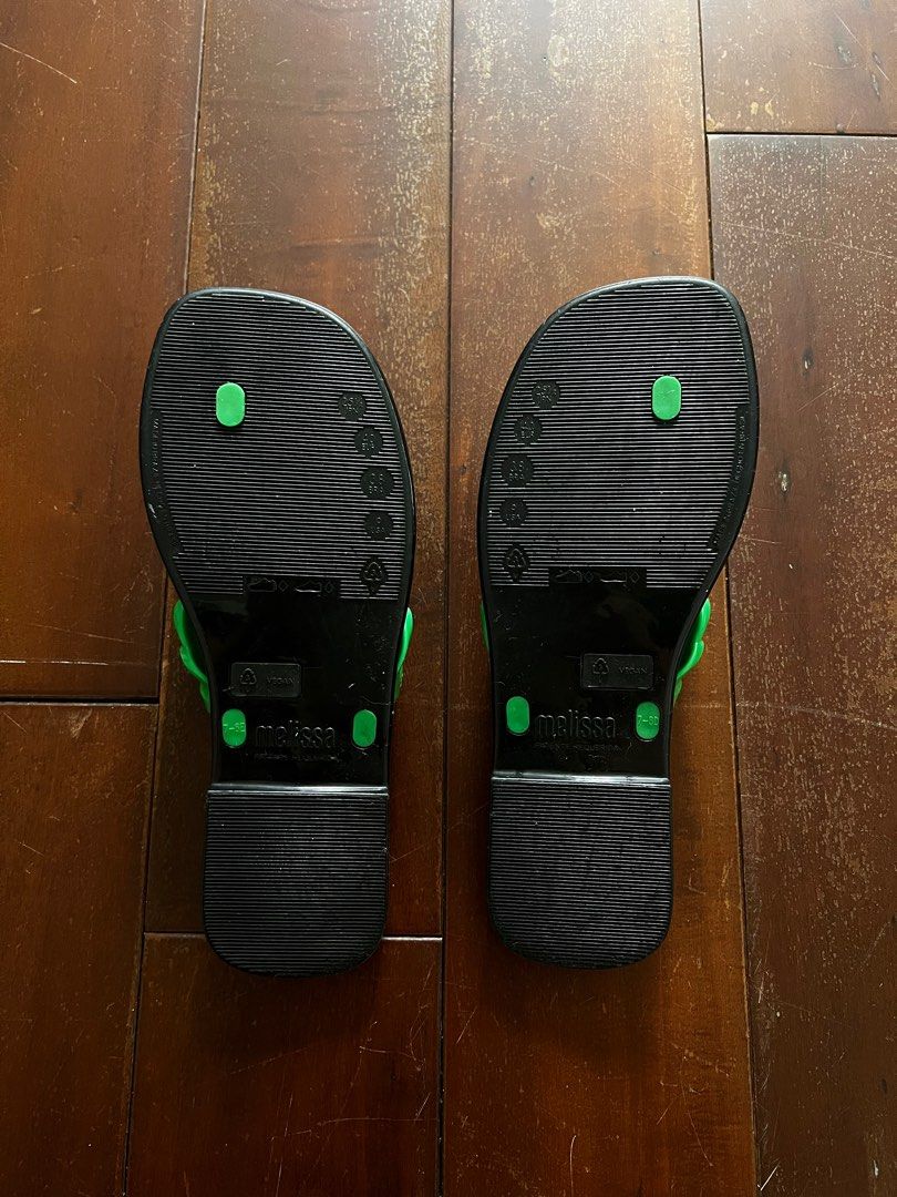 Melissa Brace Flip Flop (Category: Slippers and slides) located in Santa Rosa. Submitted by beyprie (Listing ID 1342741881, Image 2). Description: US 9 Original price: ₱2,245.