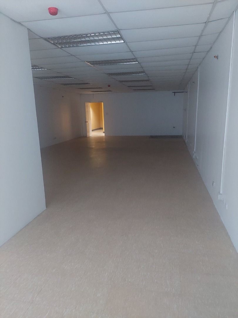 Office Space in AIC Burgundy Ortigas (Category: Commercial) located in Manila. Submitted by nebgene (Listing ID 1257874229, Image 2). Description: Office Space in AIC Burgundy Tower Bare Shell - As is Located infront of Robinsons Galleria on the 23rd Floor Rate includes the Association Dues No Parking included but can arrange with Admin for the availability Additional parking space rate is P 5000.
