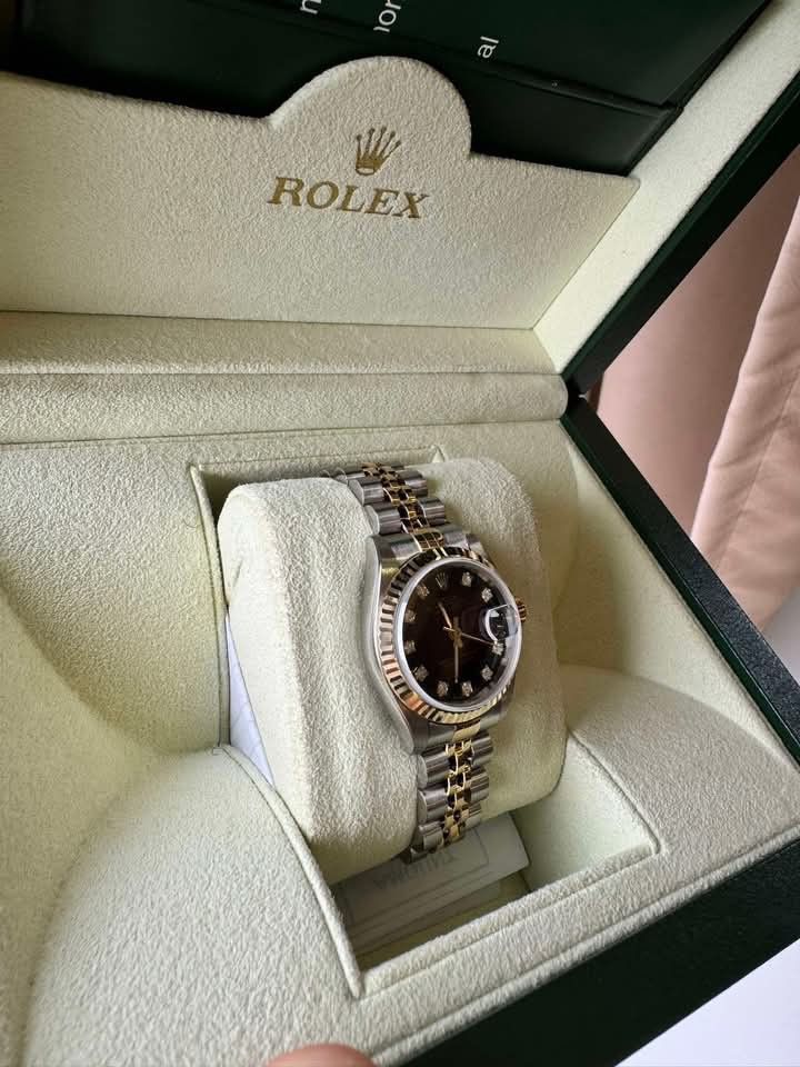 Rolex (Category: Luxury Watches) located in Las Pinas. Submitted by calmphoenix.234114 (Listing ID 1342790153, Image 3). Description: Fastbreak!!! rolex Oyster Precision brown vignette 26mm with box 338k ONLY FASTBREAK WITH DIAMONDS.